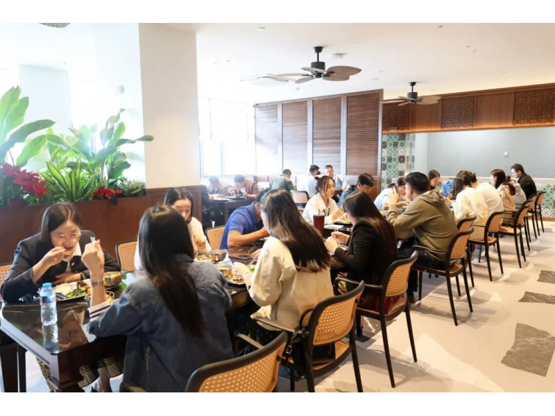 一餐一暖，心安是家∣LAO CENTER&middot;老挝中心附楼荣耀交付，员工餐厅同步启幕